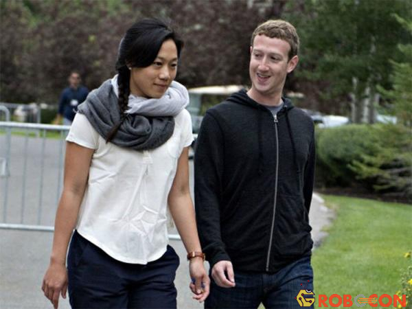 Lúc này, Chan và Zuckerberg vẫn tiếp tục hẹn hò.